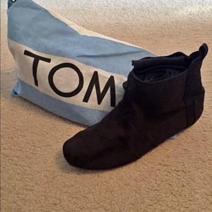 TOMS Wrap Black Shoe (Toms Bag Not Included)
